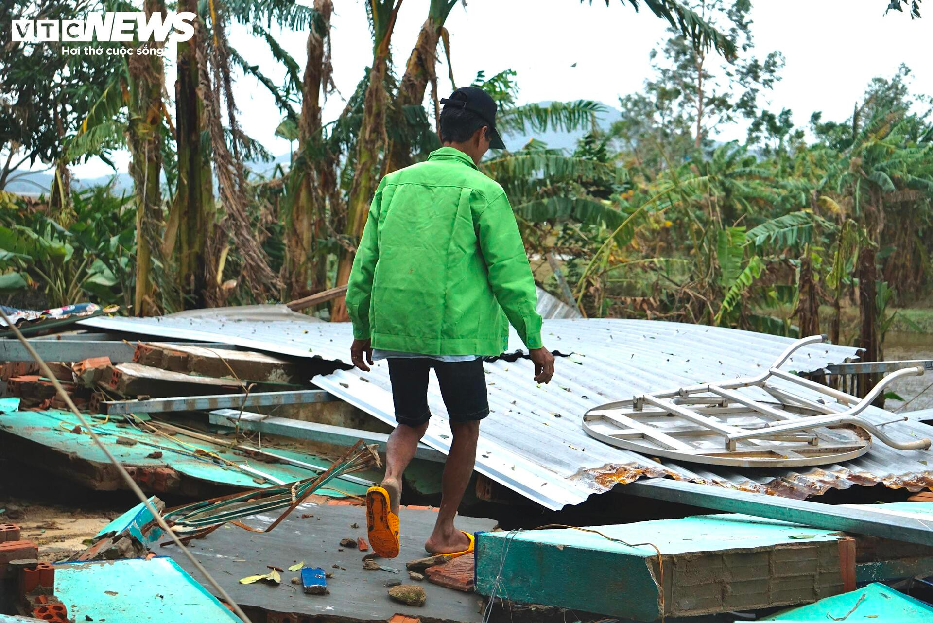 'Rốn lũ' Hoà Thịnh 6 ngày sau 'đại hồng thuỷ': Hoang tàn và trĩu nặng lo âu- Ảnh 10.