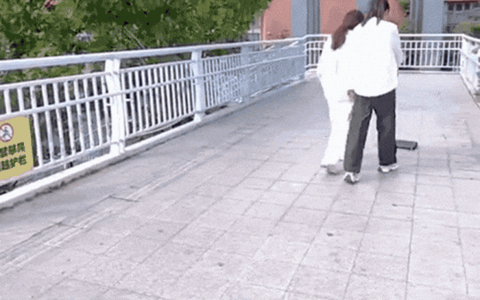 Phát hiện nửa cân vàng giá 1,4 tỷ đồng trên đường khi đang đi chơi- Ảnh 1.