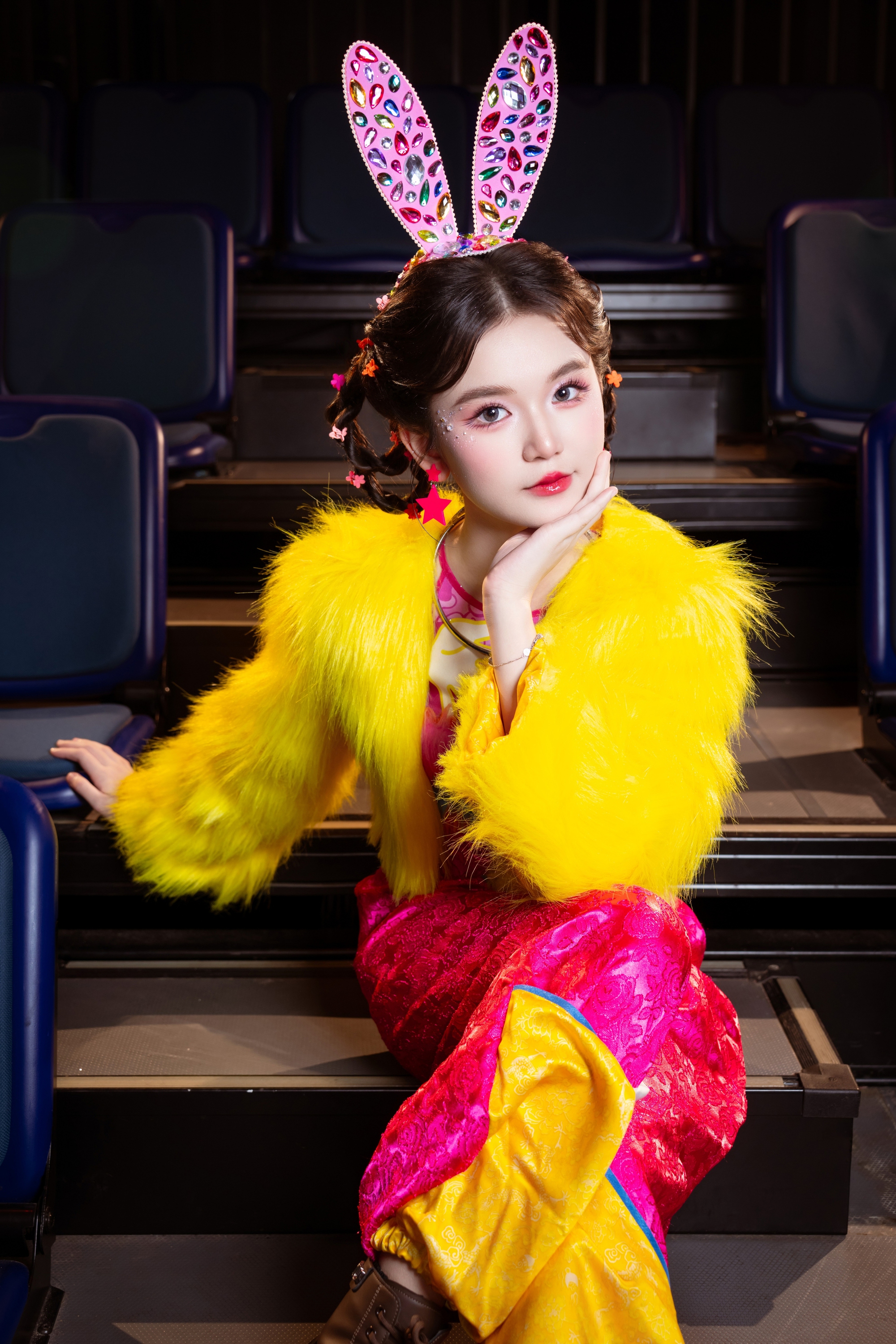 Hậu trường màn nhảy trên nước trong MV Oẳn Tù Tì của Nguyễn Ngọc Kim Cương- Ảnh 4.