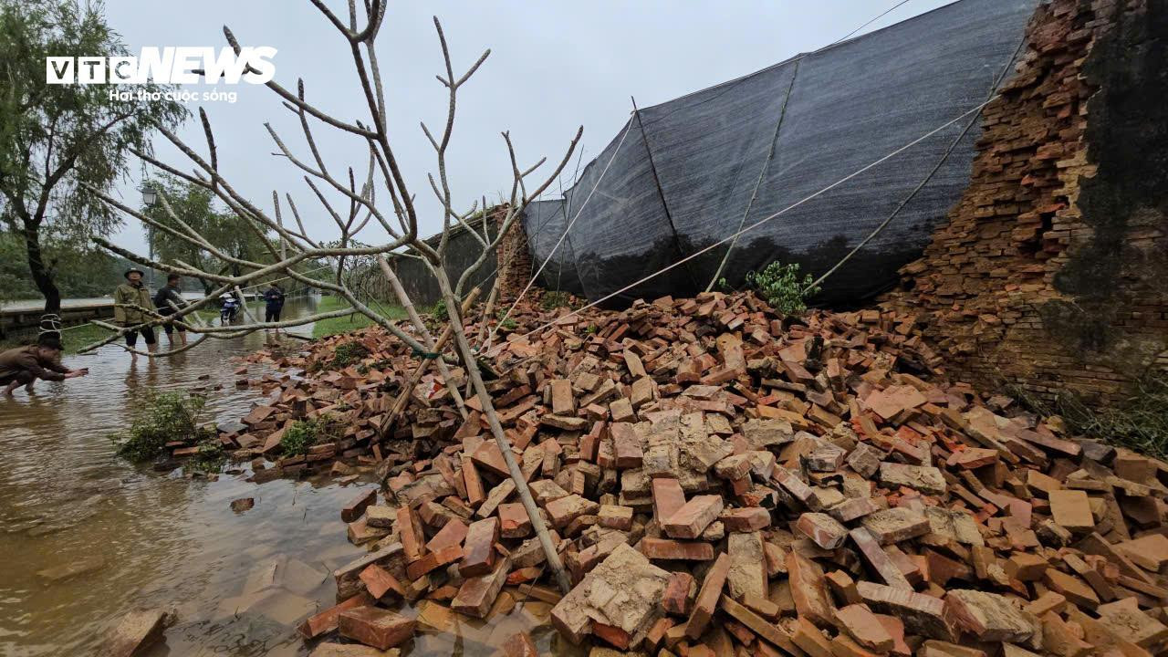 Cảnh hư hại trên Hoàng thành triều Nguyễn sau đợt mưa lũ lịch sử- Ảnh 8.