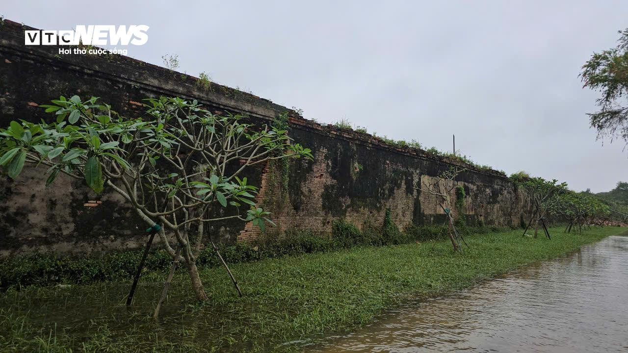 Cảnh hư hại trên Hoàng thành triều Nguyễn sau đợt mưa lũ lịch sử- Ảnh 5.