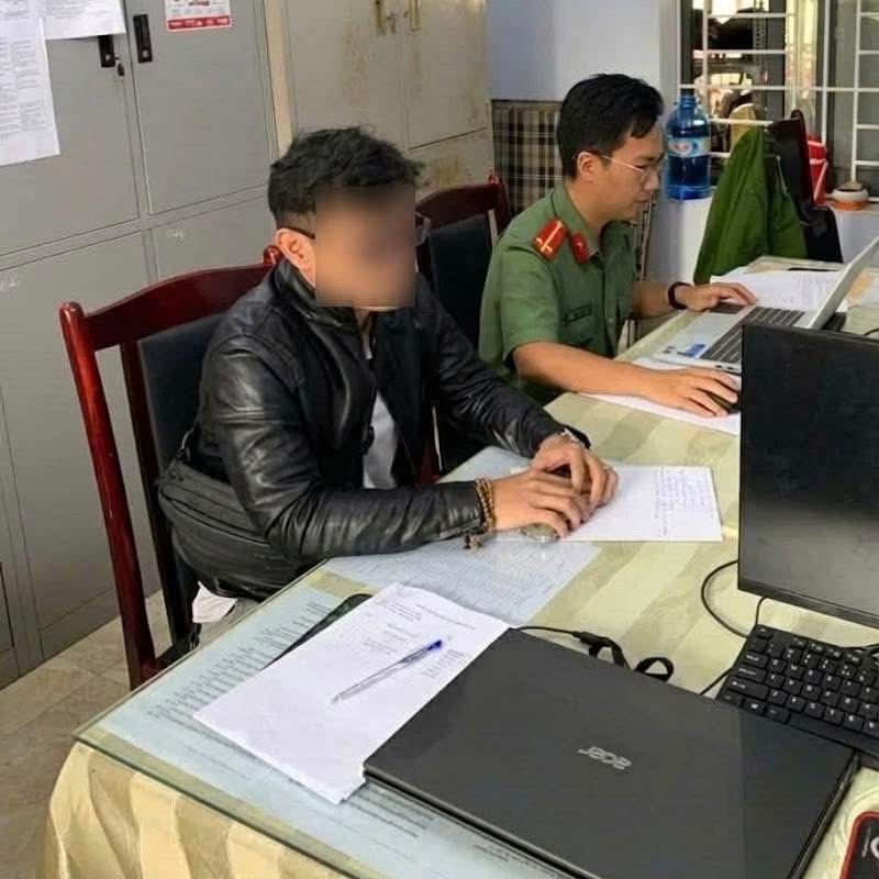 Tung tin thất thiệt trong cơn lũ, một thanh niên bị phạt 7,5 triệu đồng- Ảnh 1. Tung tin thất thiệt trong cơn lũ, một thanh niên bị phạt 7,5 triệu đồng- Ảnh 1.