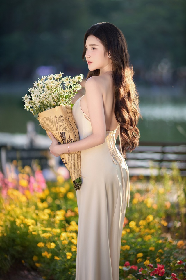 Hoa khôi Thanh lịch Hà Nội 2025 Đinh Hoài An thướt tha trong bộ ảnh đón thu- Ảnh 7.