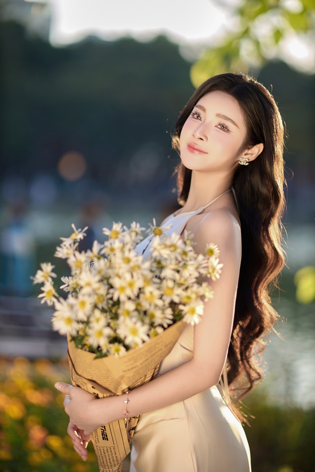 Hoa khôi Thanh lịch Hà Nội 2025 Đinh Hoài An thướt tha trong bộ ảnh đón thu- Ảnh 5.