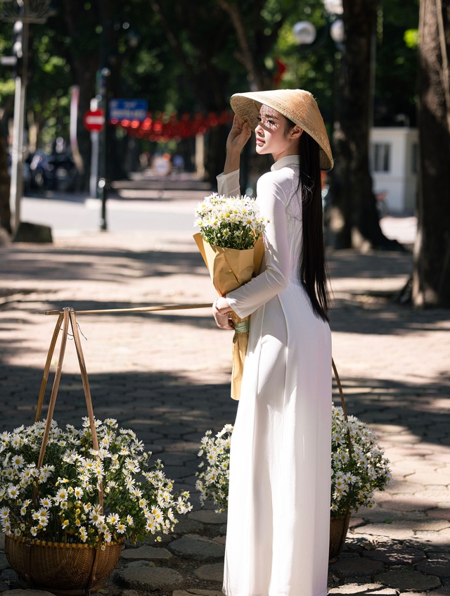 Hoa khôi Thanh lịch Hà Nội 2025 Đinh Hoài An thướt tha trong bộ ảnh đón thu- Ảnh 2.