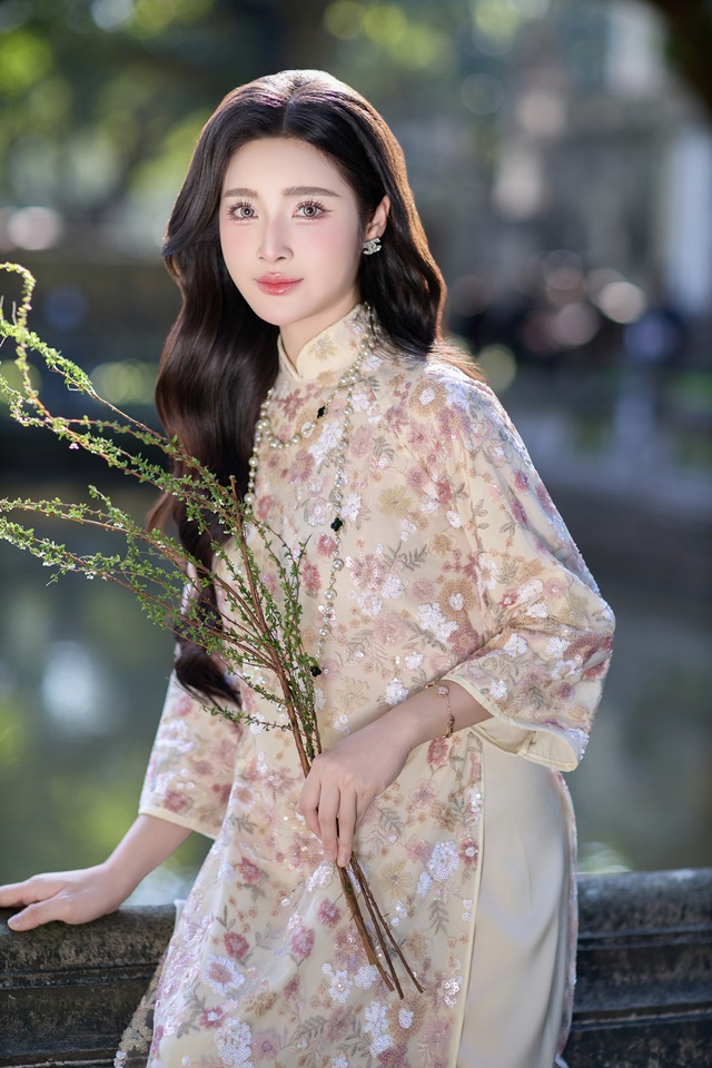 Hoa khôi Thanh lịch Hà Nội 2025 Đinh Hoài An thướt tha trong bộ ảnh đón thu- Ảnh 10.