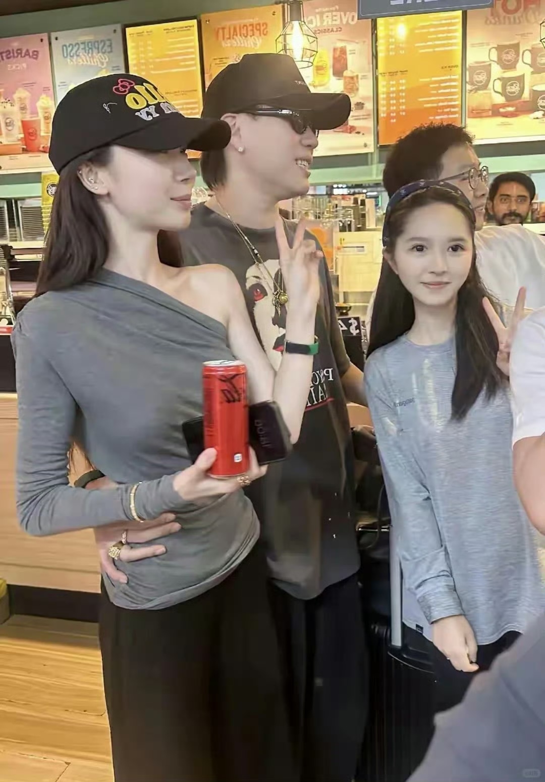 Huỷ loạt show của ca sĩ - rapper H., các nhãn hàng tạm dừng hợp tác- Ảnh 3. Huỷ loạt show của ca sĩ - rapper H., các nhãn hàng tạm dừng hợp tác- Ảnh 3.