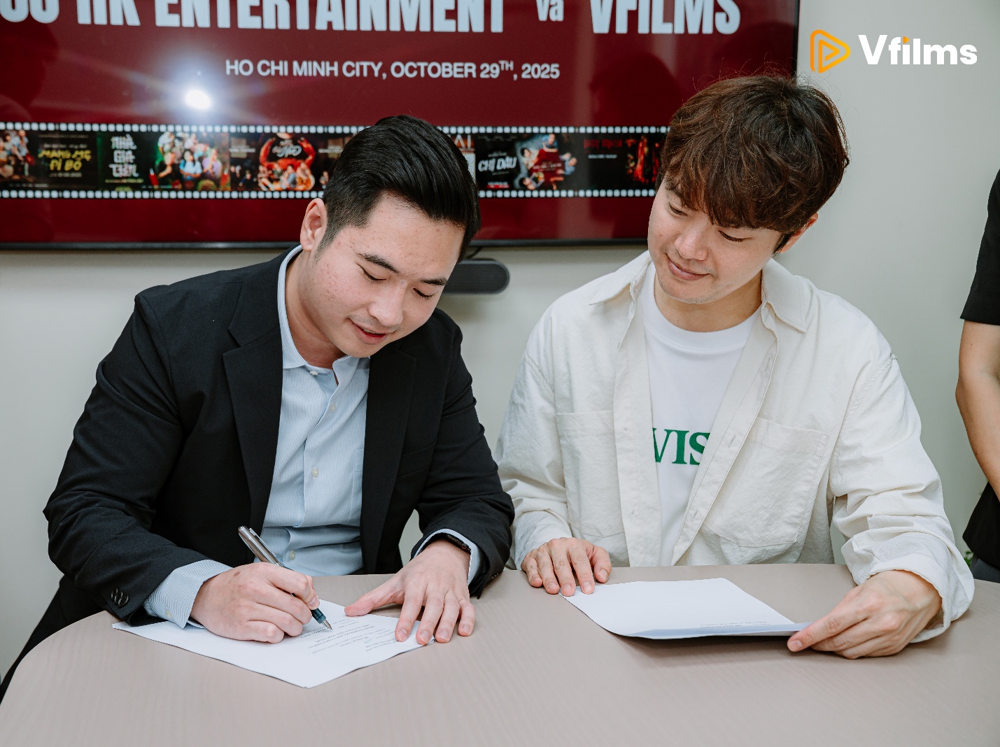 VFILMS bắt tay CJ HK Entertainment ph&aacute;t triển điện ảnh Việt- Ảnh 2.