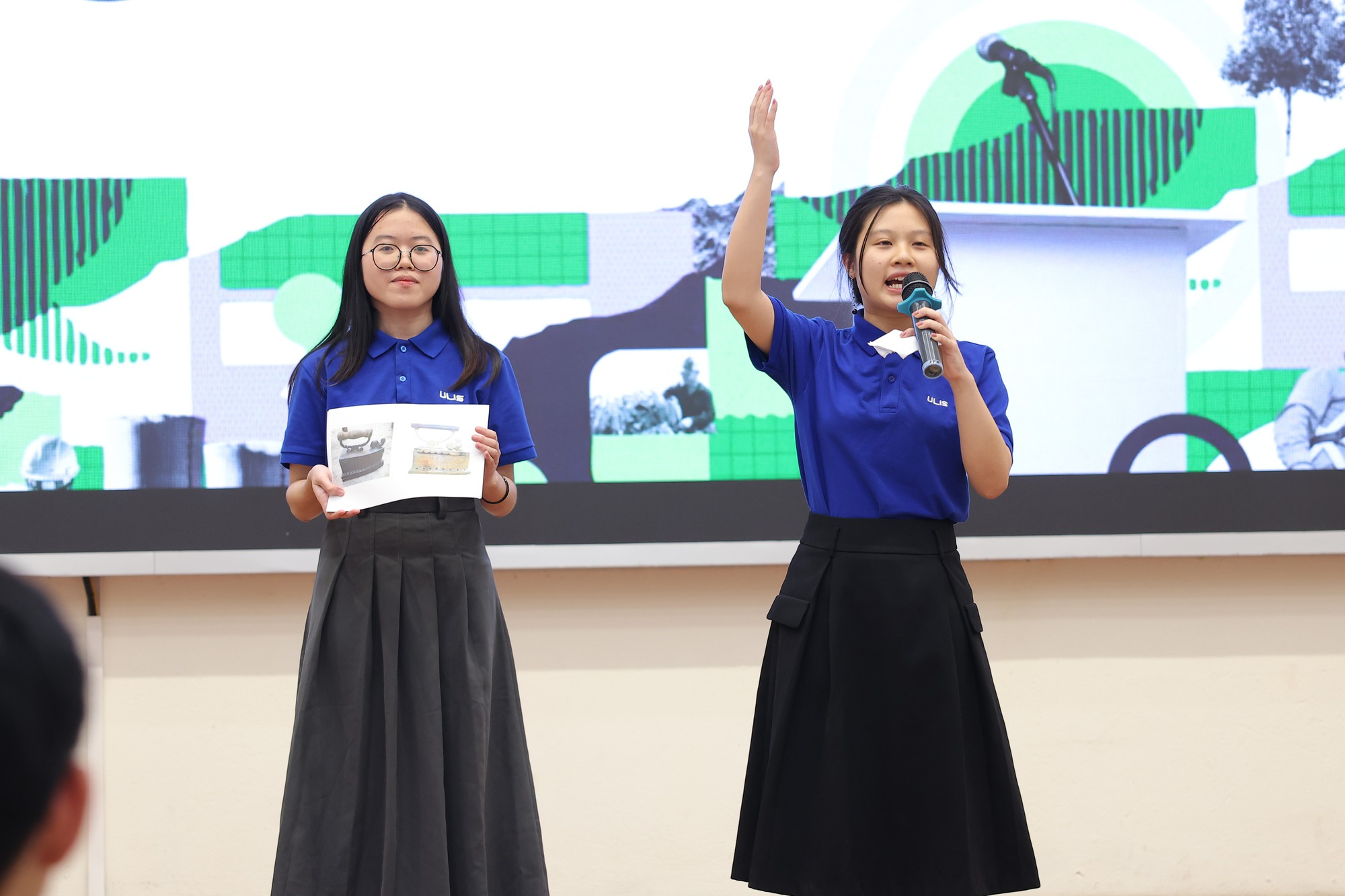 ‘Đừng tin những gì đọc trên mạng, hãy tự trải nghiệm’: Khi sinh viên Hà Nội lên tiếng và biến Green Voices 2025 thành sân chơi tranh biện ‘nóng’ nhất về xe điện- Ảnh 2. ‘Đừng tin những gì đọc trên mạng, hãy tự trải nghiệm’: Khi sinh viên Hà Nội lên tiếng và biến Green Voices 2025 thành sân chơi tranh biện ‘nóng’ nhất về xe điện- Ảnh 2.