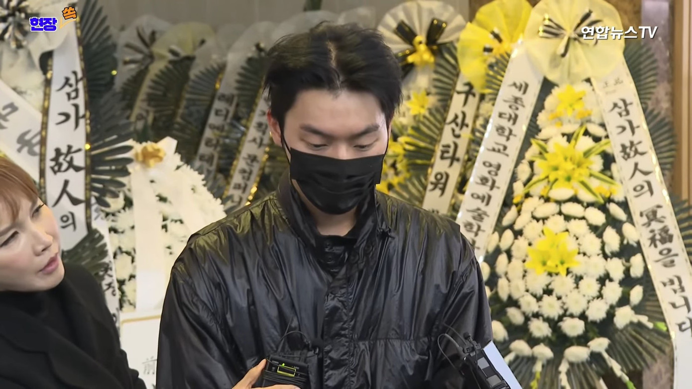 Dòng người đến viếng 'ông nội quốc dân'- Ảnh 10.