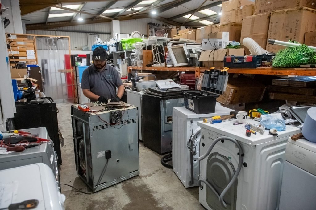 20 năm trước, "hàng Nhật xịn" từng khiến người Việt mê mẩn: Sao giờ biến mất hết, chỉ còn đồ Trung Quốc?- Ảnh 1.