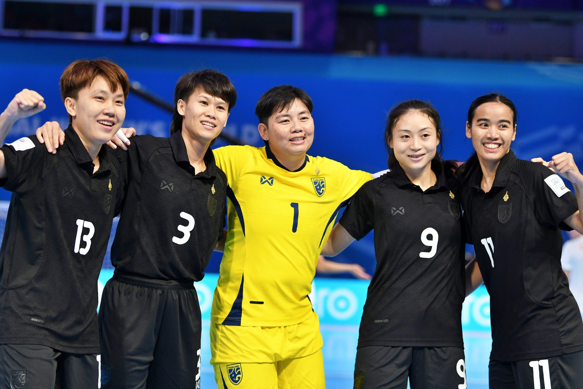 Tuyển Thái Lan “đè bẹp” đối thủ trong mưa bàn thắng, sáng cửa vào tứ kết World Cup- Ảnh 1. Tuyển Thái Lan “đè bẹp” đối thủ trong mưa bàn thắng, sáng cửa vào tứ kết World Cup- Ảnh 1.