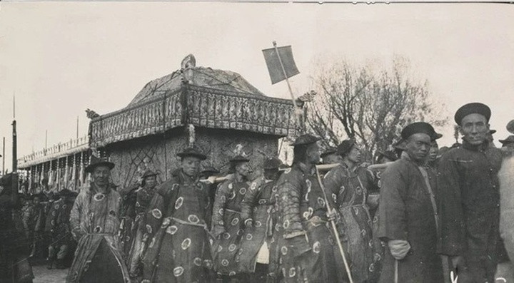 Ảnh hiếm tang lễ Từ Hi Th&aacute;i hậu: Xa hoa bậc nhất, đo&agrave;n người tiễn đưa nối d&agrave;i- Ảnh 5.