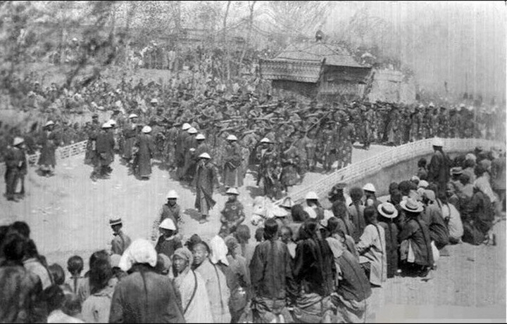 Ảnh hiếm tang lễ Từ Hi Th&aacute;i hậu: Xa hoa bậc nhất, đo&agrave;n người tiễn đưa nối d&agrave;i- Ảnh 6.