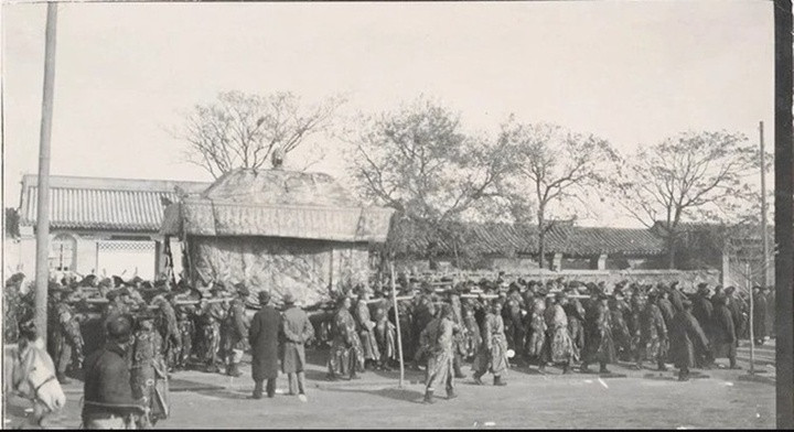 Ảnh hiếm tang lễ Từ Hi Th&aacute;i hậu: Xa hoa bậc nhất, đo&agrave;n người tiễn đưa nối d&agrave;i- Ảnh 4.