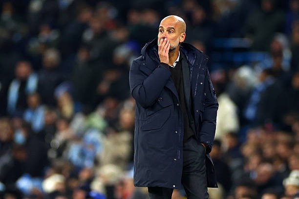 HLV Pep Guardiola thừa nhận 'canh bạc xoay tua' phản tác dụng trong trận thua sốc Leverkusen- Ảnh 1.