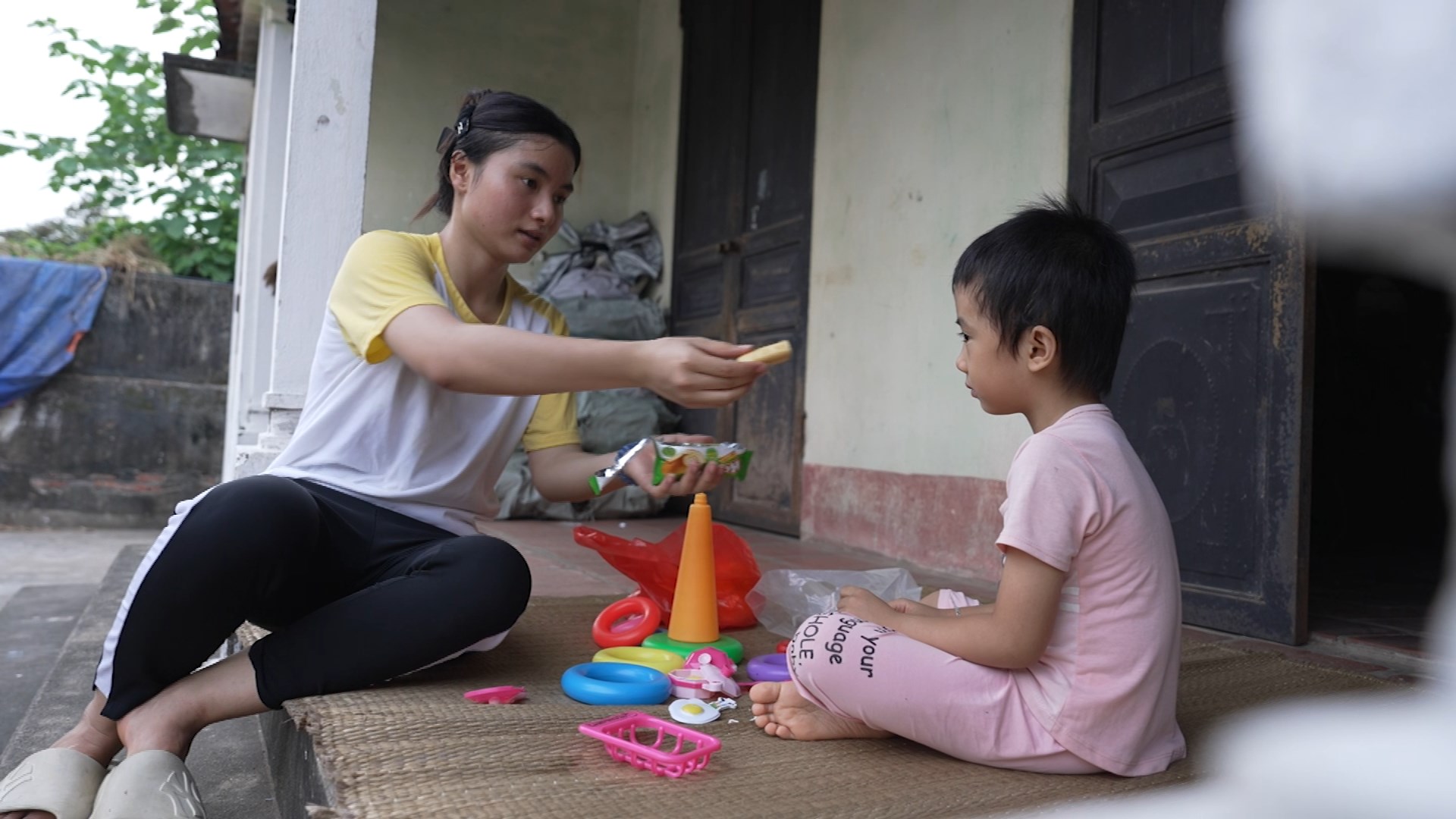 Nam diễn viên nhắc nhở con trai Vân Dung- Ảnh 4.