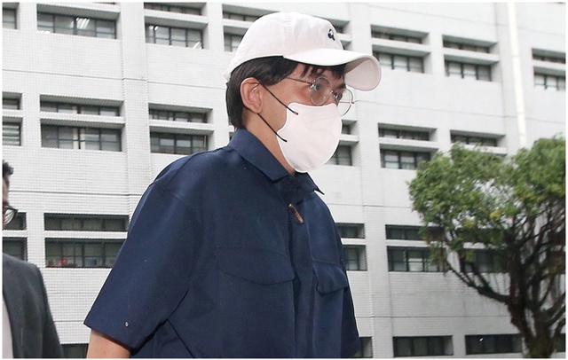 MC quốc d&acirc;n t&agrave;ng trữ h&agrave;ng ng&agrave;n clip v&agrave; ảnh khi&ecirc;u d&acirc;m trẻ em, nhận bản &aacute;n g&acirc;y phẫn nộ- Ảnh 2.