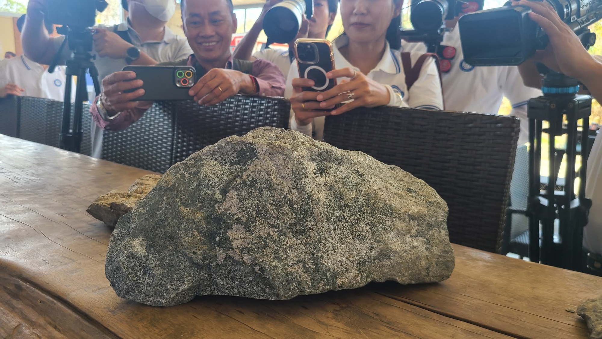 Sau Okvau, Campuchia c&oacute; th&ecirc;m 'g&agrave; đẻ trứng v&agrave;ng&rdquo; Memot: 26 tấn v&agrave;ng chờ khai th&aacute;c- Ảnh 3.