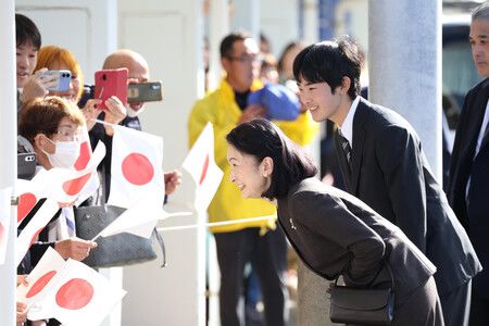 Hoàng tử Nhật Bản rạng ngời ở tuổi 19- Ảnh 4.