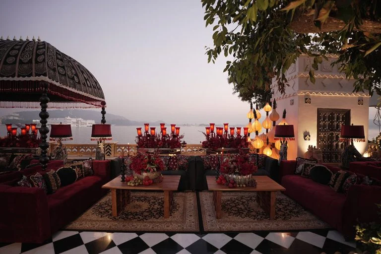 Đám cưới đang là tâm điểm chú ý toàn cầu: Tốn gần 7 triệu đô, profile cô dâu chú rể "quá ghê gớm"!- Ảnh 2.