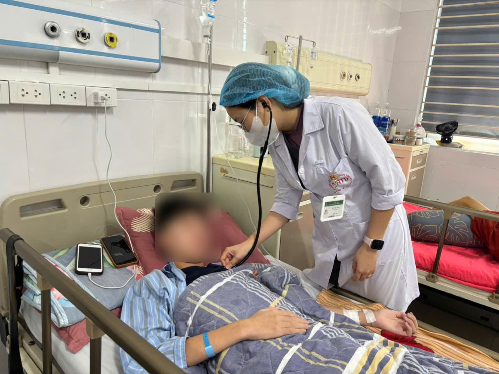 Vết thương do heo cắn khiến bé trai 14 tuổi nguy kịch- Ảnh 1.