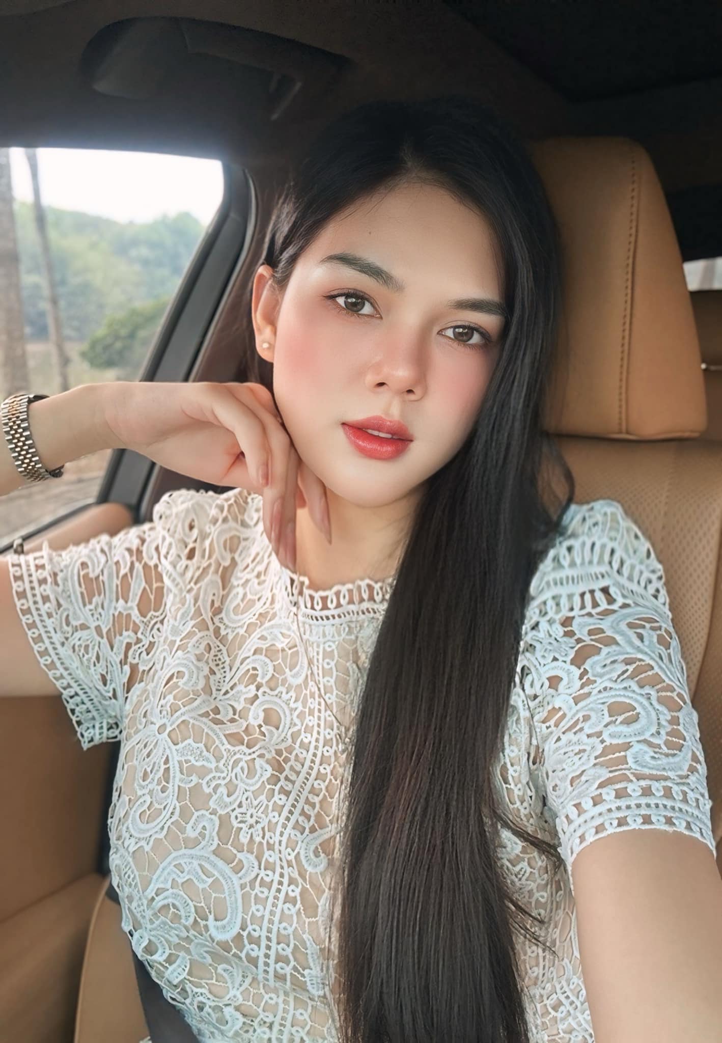 Ngọc Trinh tiễn đưa bạn trai cũ qua đời- Ảnh 4.