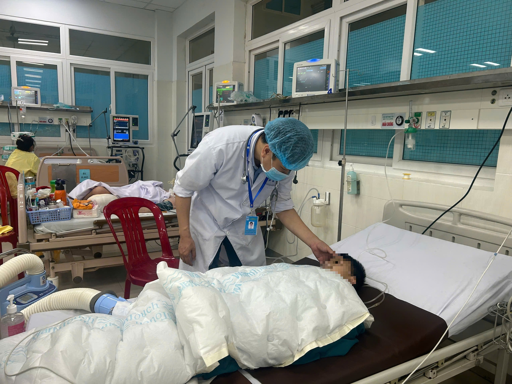 Quảng Ngãi: Người đàn ông ôm 2 cháu nhỏ nhảy cầu- Ảnh 2.