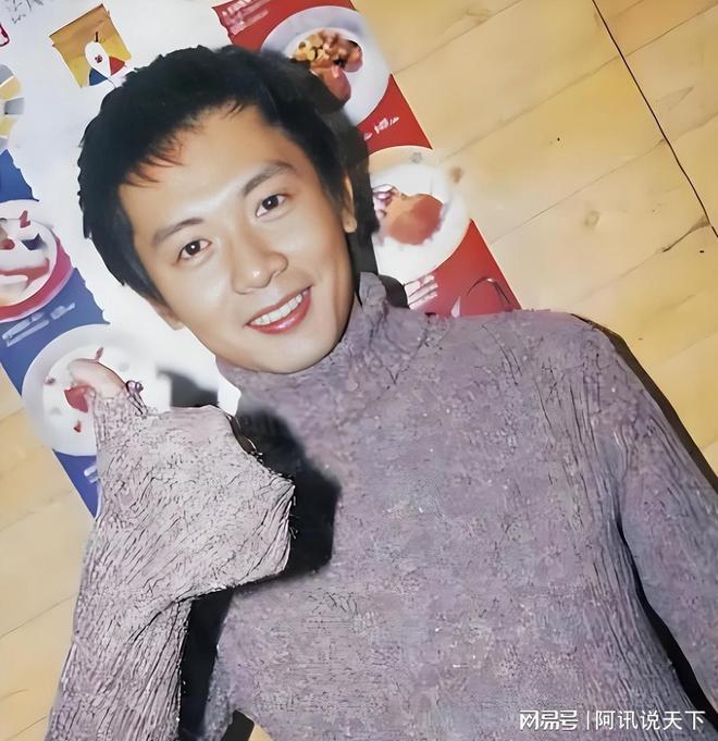 Thiếu gia đào hoa, ăn chơi bậc nhất showbiz bất ngờ xuống tóc đi tu- Ảnh 3. Thiếu gia đào hoa, ăn chơi bậc nhất showbiz bất ngờ xuống tóc đi tu- Ảnh 3.