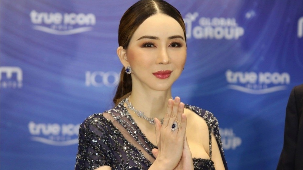 Lật tẩy cuộc đào tẩu cùng 4.900 tỷ của nữ tỷ phú Hoa hậu Hoàn vũ, 