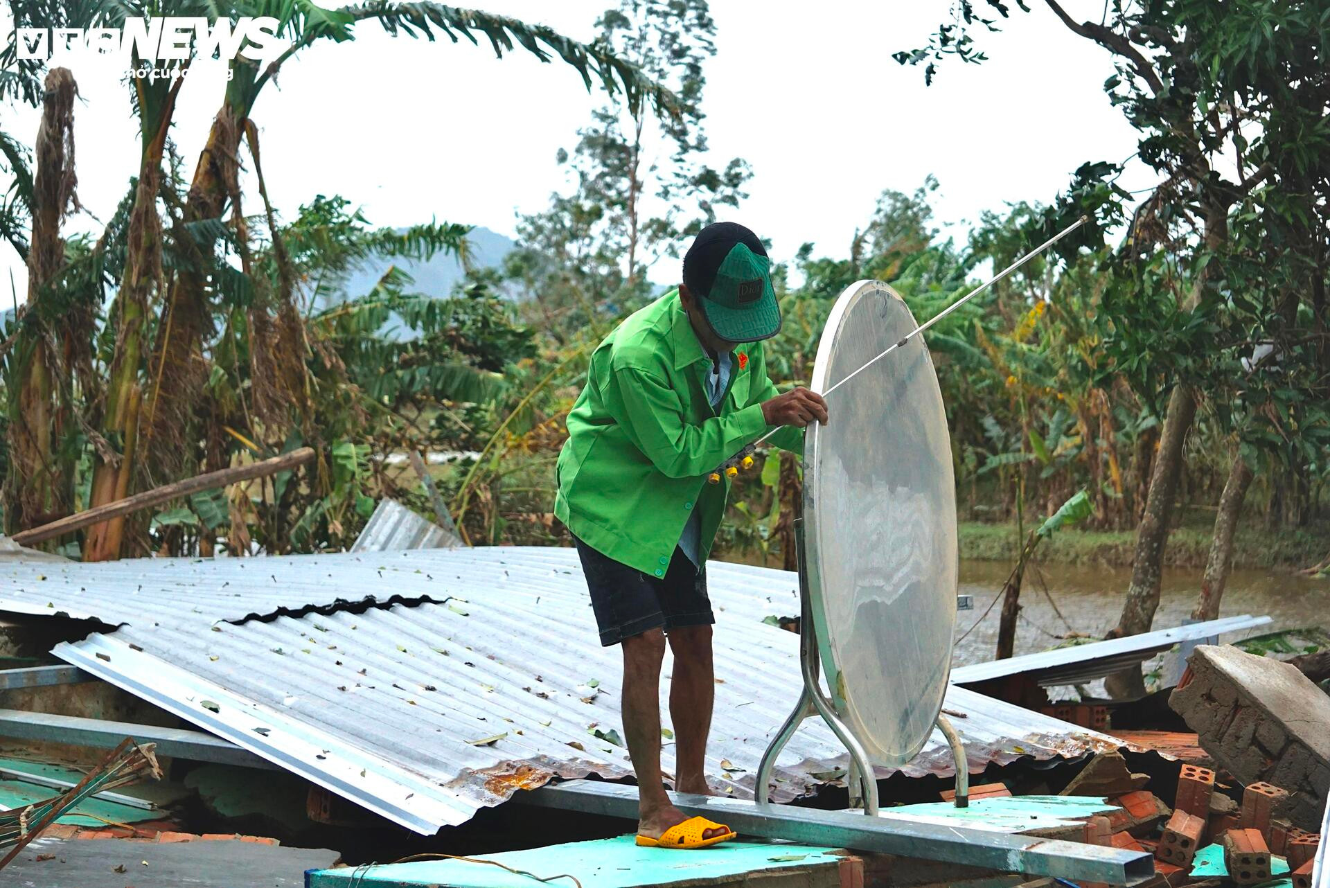 Người dân Đắk Lắk sau trận lụt lịch sử: Sống rồi, nhưng sống tiếp thế nào?- Ảnh 2.
