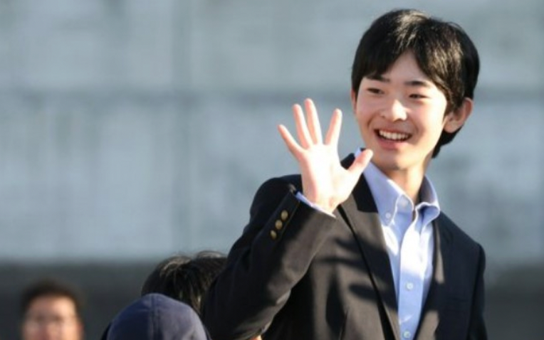 Hoàng tử Nhật Bản rạng ngời ở tuổi 19- Ảnh 1.