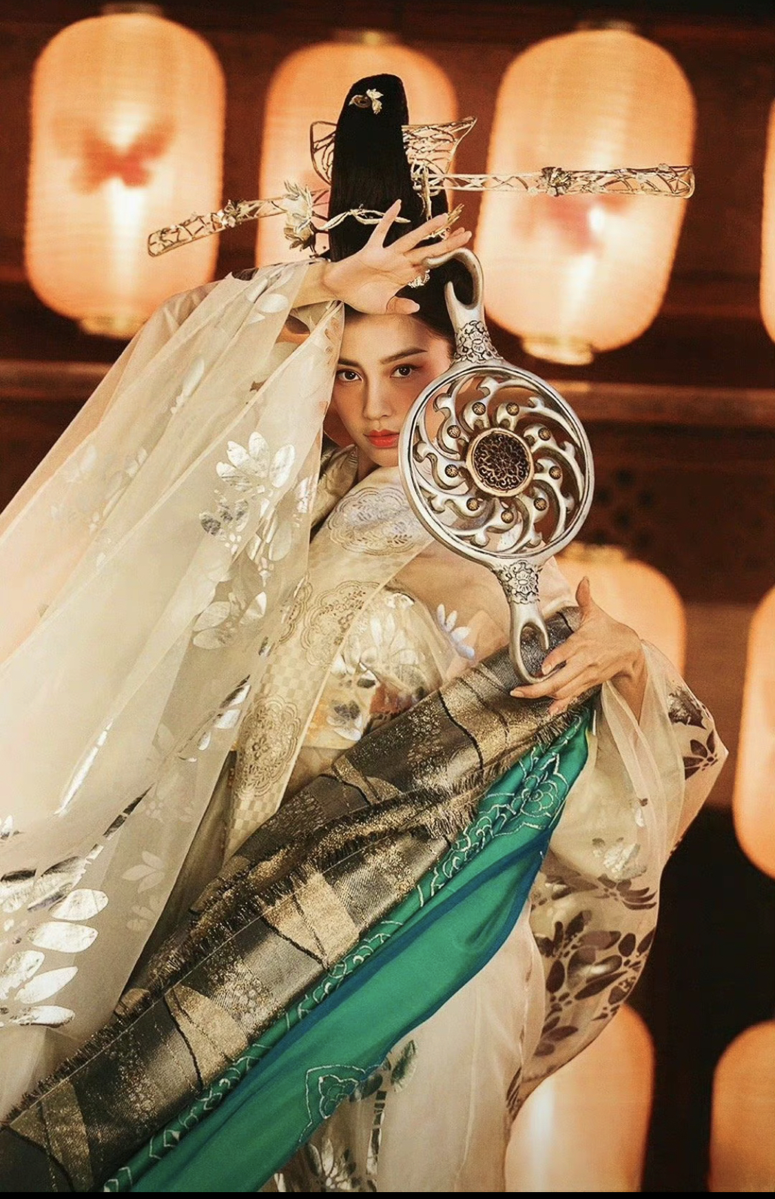 10 kỹ nữ đẹp nhất điện ảnh Trung Quốc: Lưu Thi Thi xếp sau Vương Sở Nhiên, hạng 1 mọi đường nét đều là tuyệt tác- Ảnh 5. 10 kỹ nữ đẹp nhất điện ảnh Trung Quốc: Lưu Thi Thi xếp sau Vương Sở Nhiên, hạng 1 mọi đường nét đều là tuyệt tác- Ảnh 5.