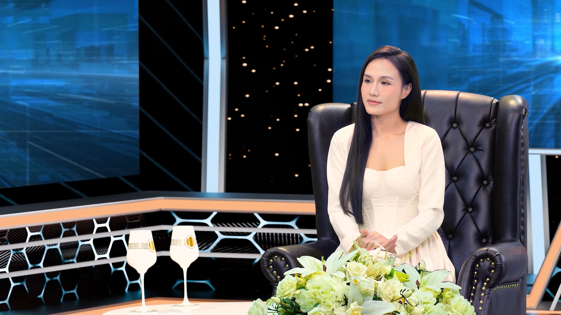 Nữ ca sĩ 30 tuổi cao 1m63 thi Hoa hậu: "Tôi là thí sinh thấp nhất"- Ảnh 1.