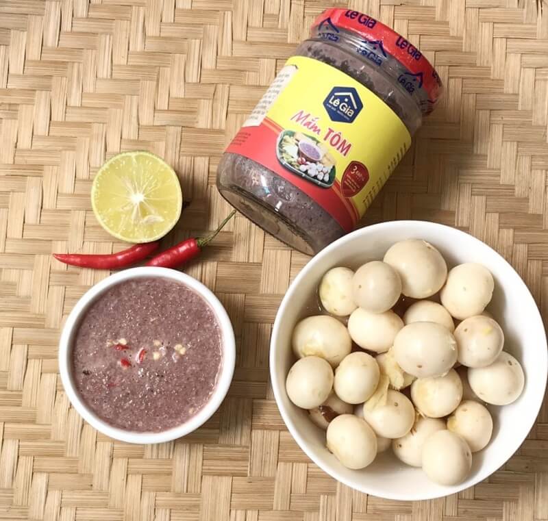 Khách Tây thử loại gia vị nặng mùi, chính nhiều người Việt cũng không thích, thốt lên: "Nó ngon làm sao!"- Ảnh 3.