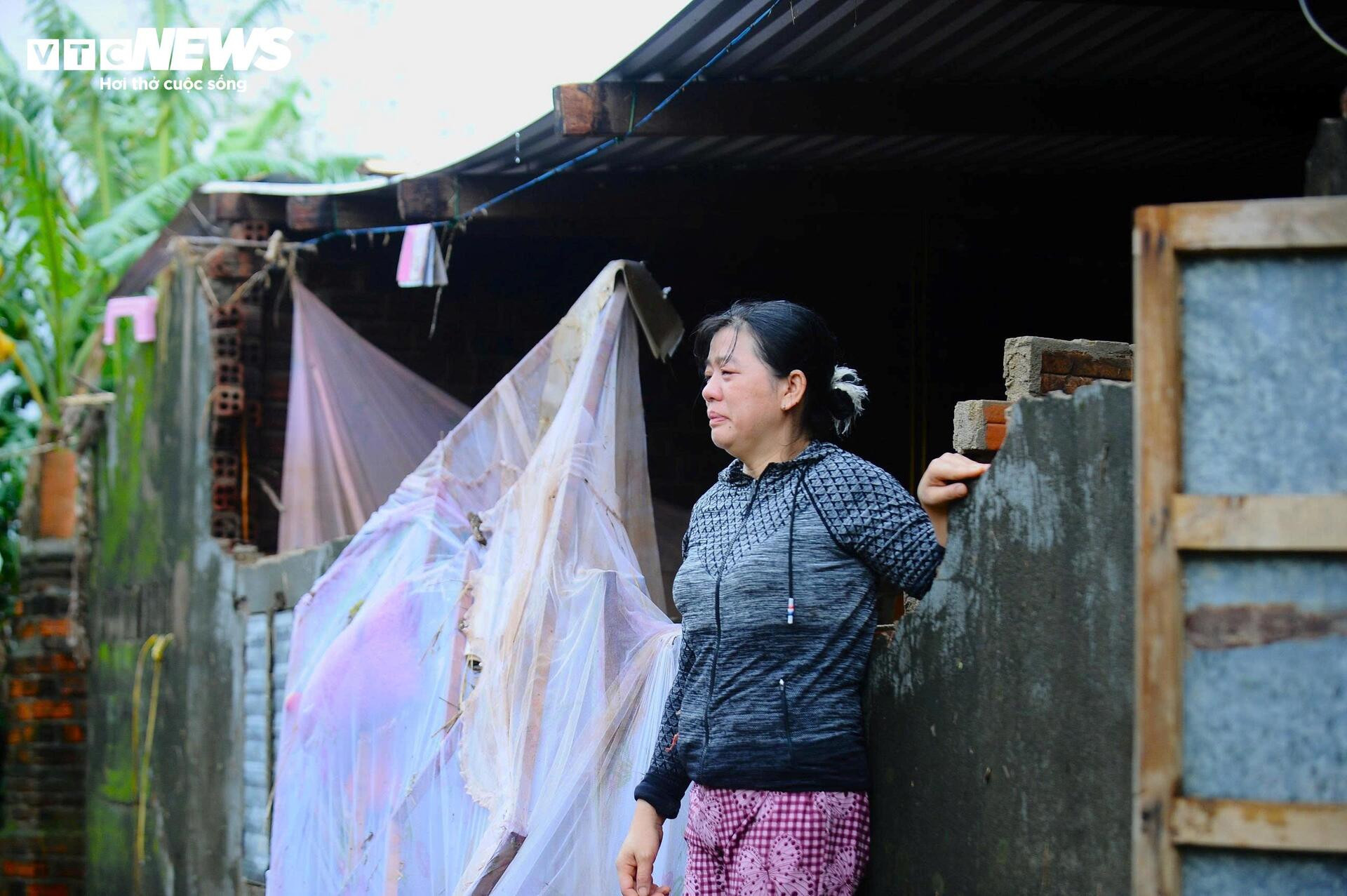 ‘Lũ rút, tài sản của gia đình tôi còn… cái nền nhà’- Ảnh 5.