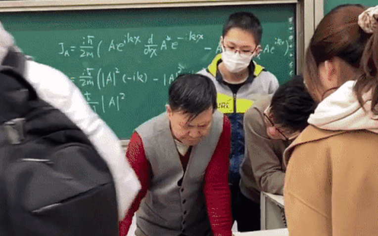 20 phút sau khi tan học chứng minh sự khác biệt giữa người giỏi và người thường- Ảnh 1.