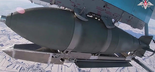 Bom lượn tầm xa mới của Nga đặt phòng tuyến phía sau của Ukraine trong tầm với- Ảnh 1. Bom lượn tầm xa mới của Nga đặt phòng tuyến phía sau của Ukraine trong tầm với- Ảnh 1.