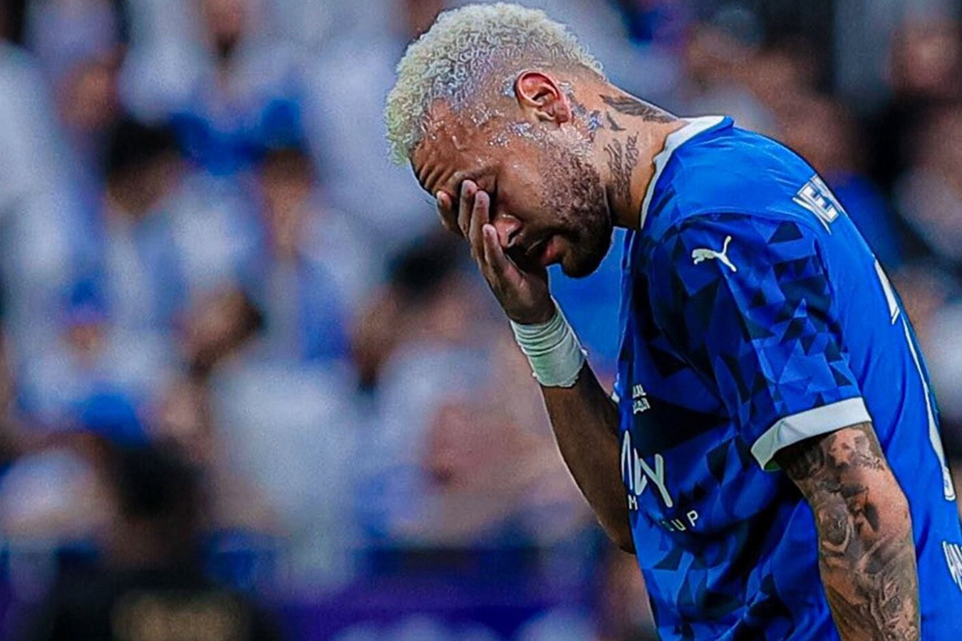 Chuyện gì xảy ra với Neymar thế này- Ảnh 1.