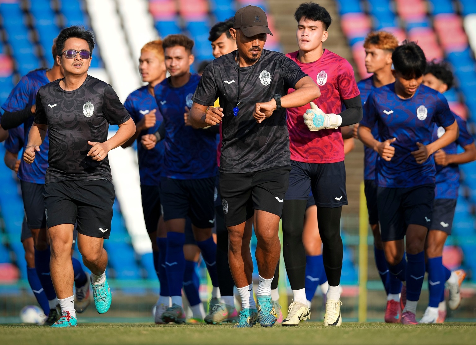 SEA Games 33: Báo Thái loan tin Campuchia bất ngờ rút lui ở 8 môn, bóng đá nguy cơ "vỡ bảng"?- Ảnh 2.