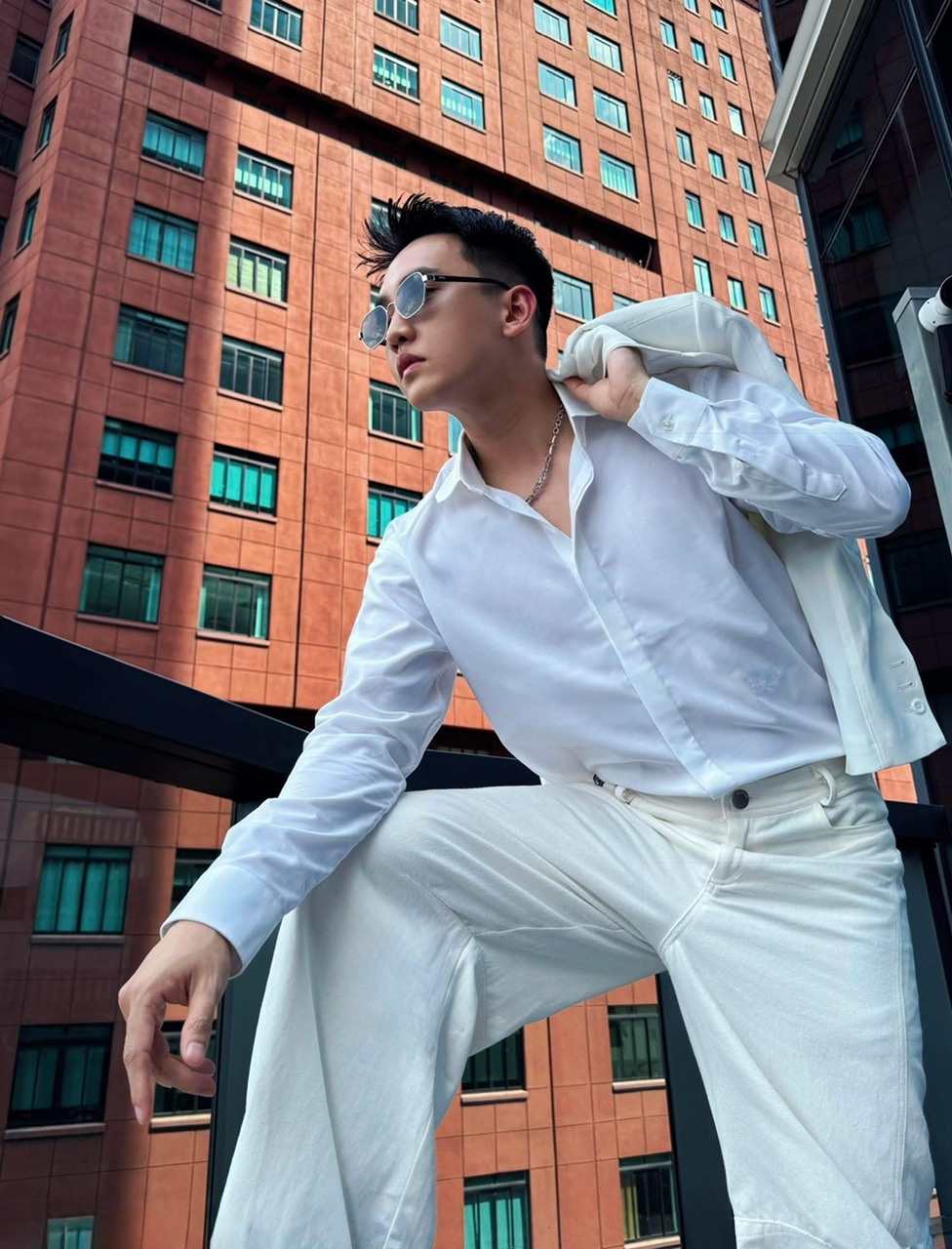 Chàng shipper quê mùa trong "Cưới vợ cho cha": Đời thực là phi công, cực điển trai- Ảnh 7.