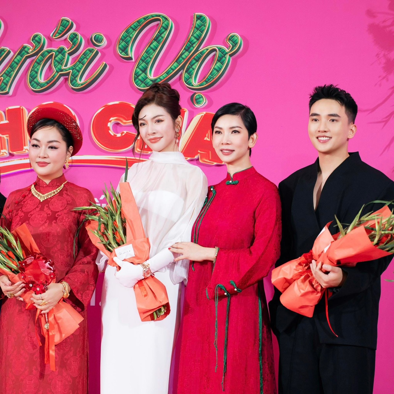 Chàng shipper quê mùa trong "Cưới vợ cho cha": Đời thực là phi công, cực điển trai- Ảnh 2.