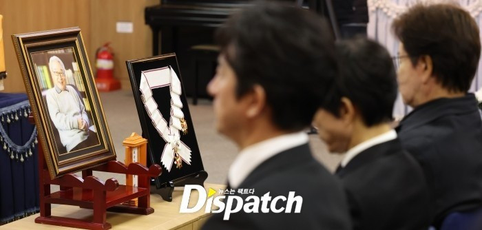 Dàn nghệ sĩ khóc nấc tiễn biệt 'ông nội quốc dân'- Ảnh 11.