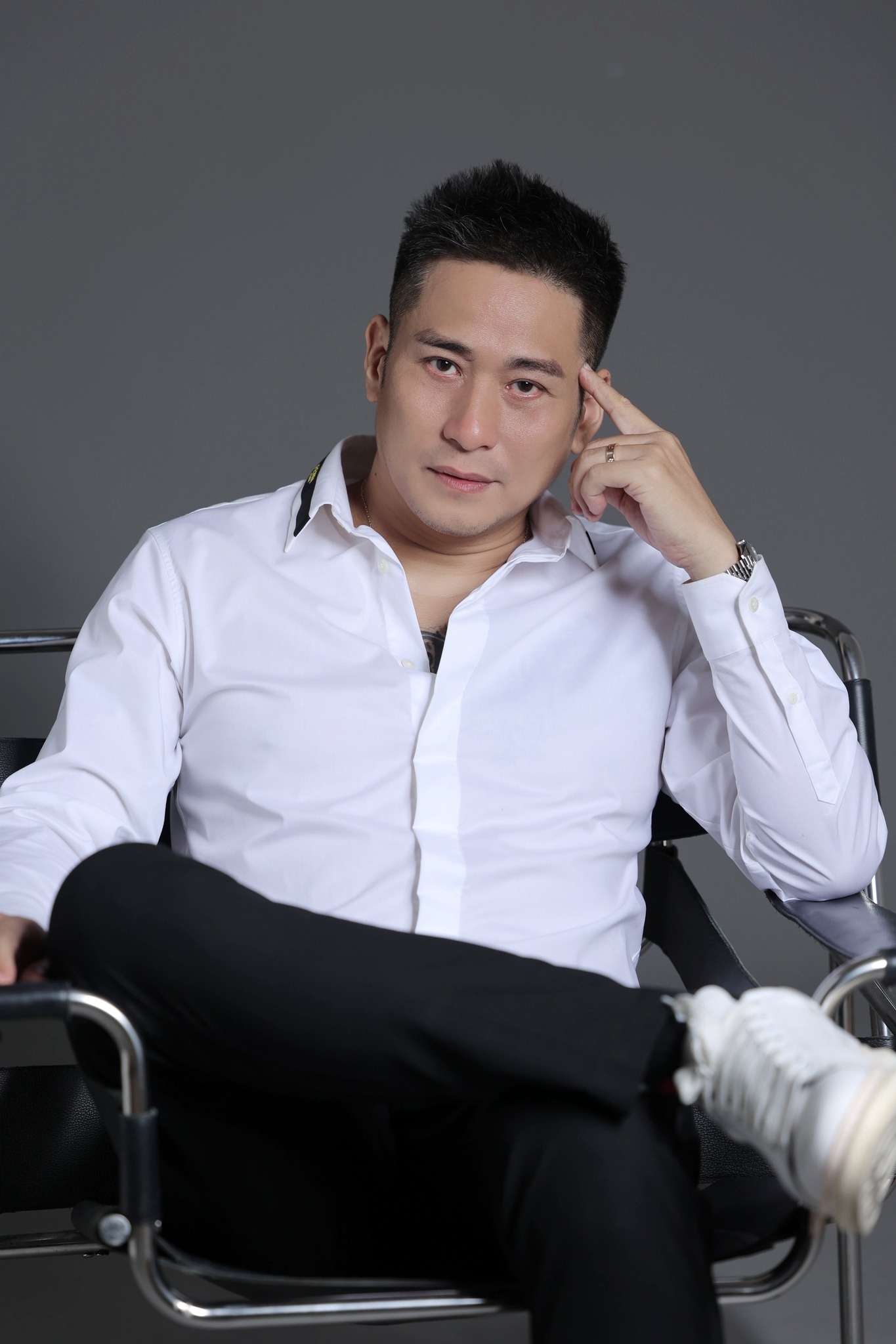 Hôn nhân với vợ kém 13 tuổi của nam diễn viên U50, 4 lần giữ chức Phó Giám đốc - Ảnh 3.