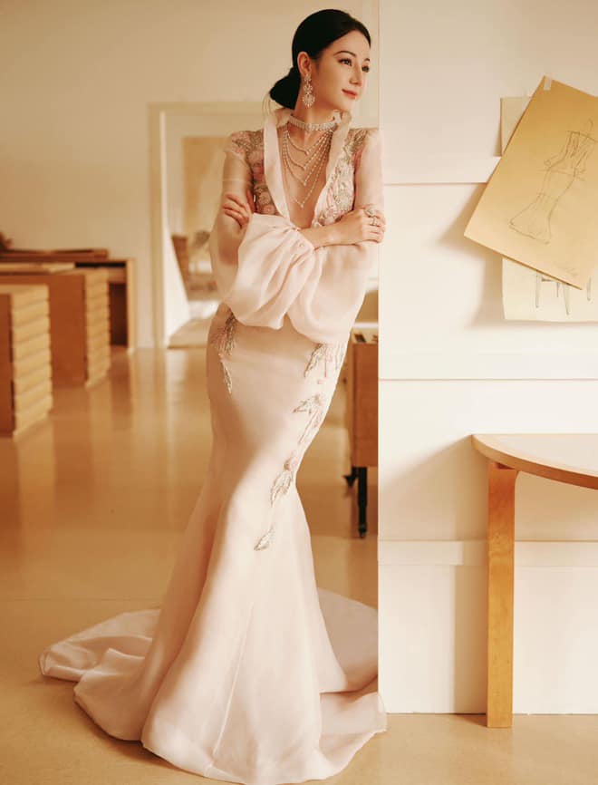 Chỉ có phép màu mới cứu nổi Địch Lệ Nhiệt Ba- Ảnh 5.