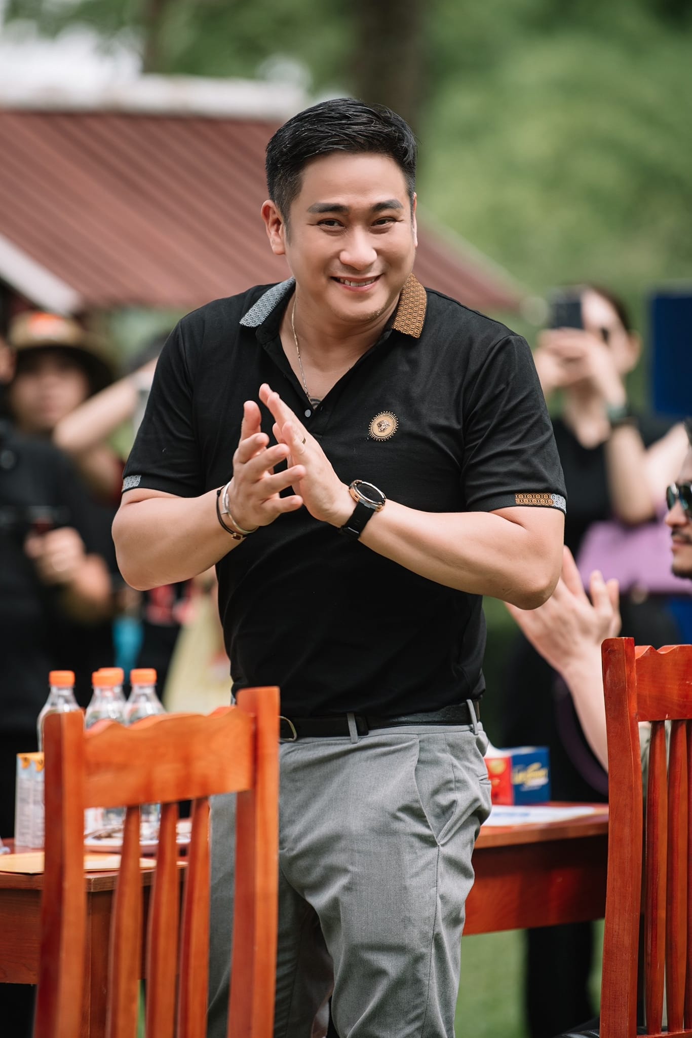 Hôn nhân với vợ kém 13 tuổi của nam diễn viên U50, 4 lần giữ chức Phó Giám đốc - Ảnh 2.