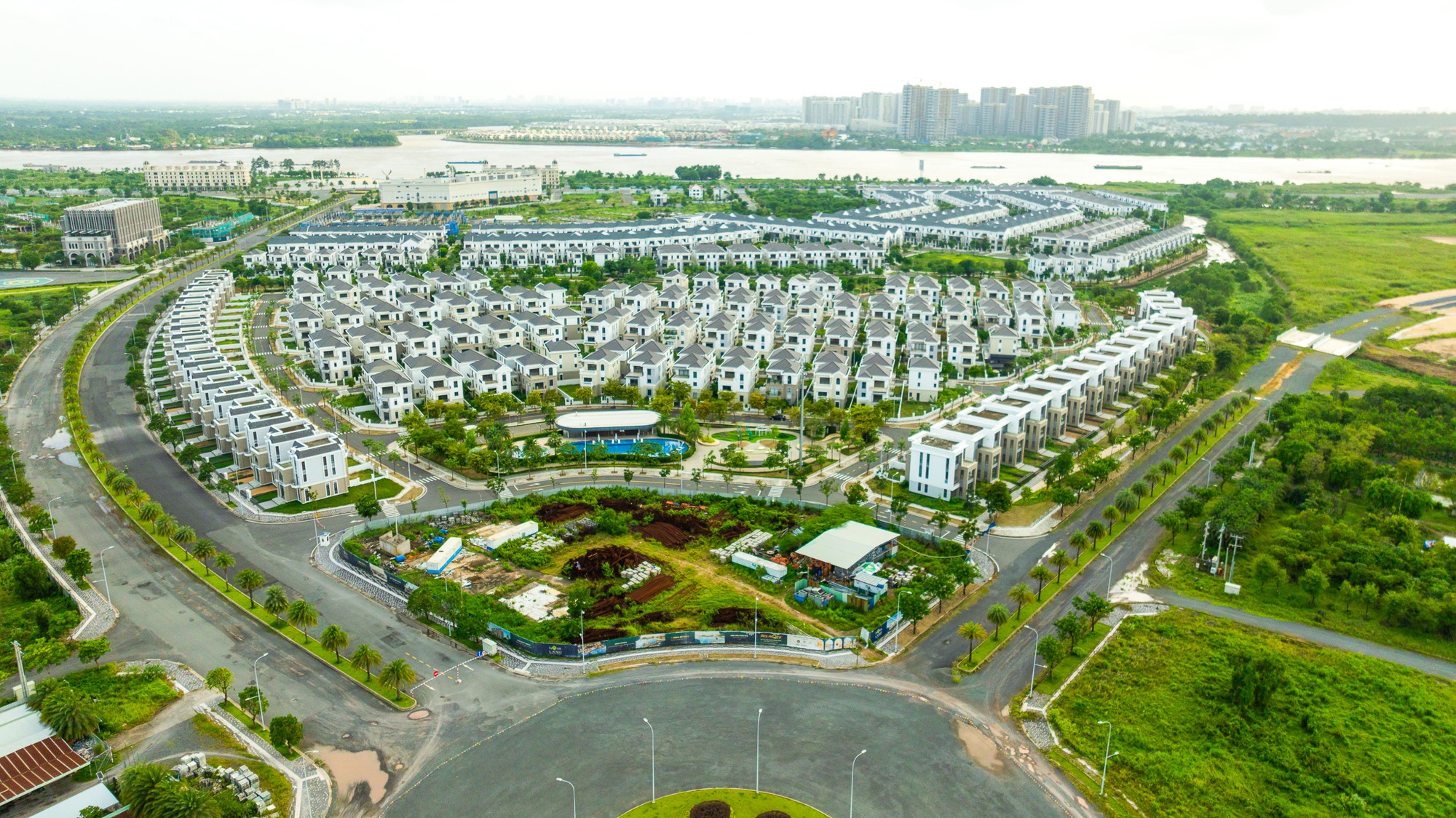 Toàn cảnh khu vực sẽ xây cầu hơn 11.000 tỷ đồng, nằm cạnh khúc sông mỗi km ‘cõng’ một tỷ USD giá trị bất động sản ở TP.HCM- Ảnh 5.