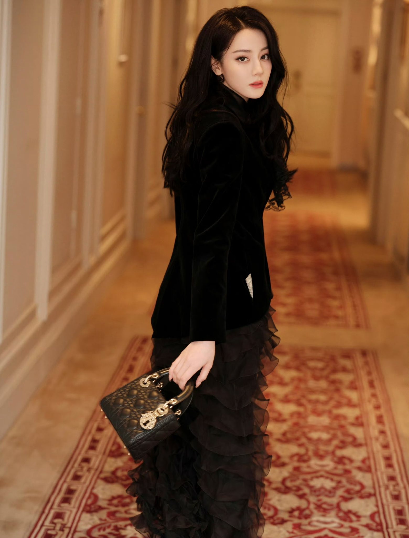 Chỉ có phép màu mới cứu nổi Địch Lệ Nhiệt Ba- Ảnh 6.