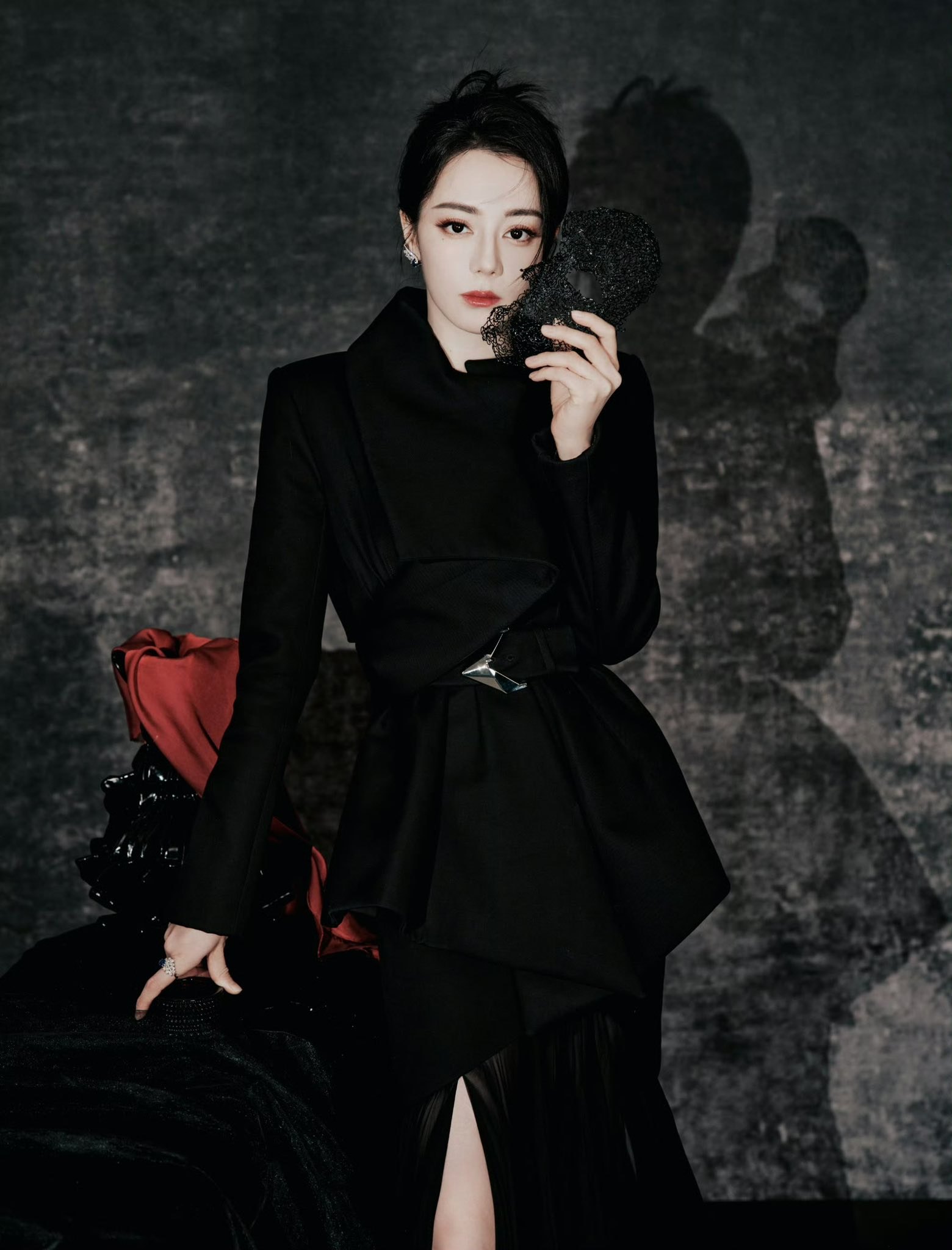 Chỉ có phép màu mới cứu nổi Địch Lệ Nhiệt Ba- Ảnh 4.