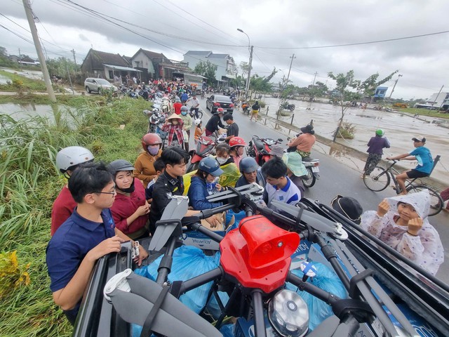 CT Group khẩn trương phát triển UAV kén nổi siêu nặng cứu được nhiều người, nhà robot chống lụt - Ảnh 3.
